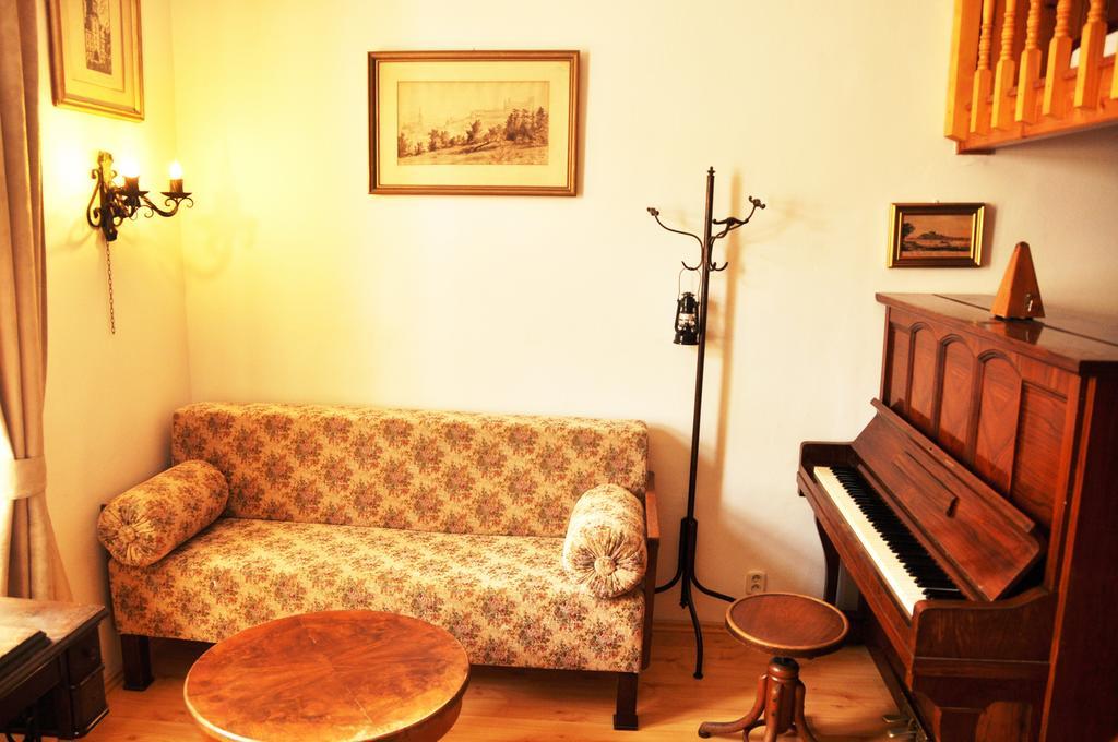Traditional Slovak Apartment براتسيلافا المظهر الخارجي الصورة